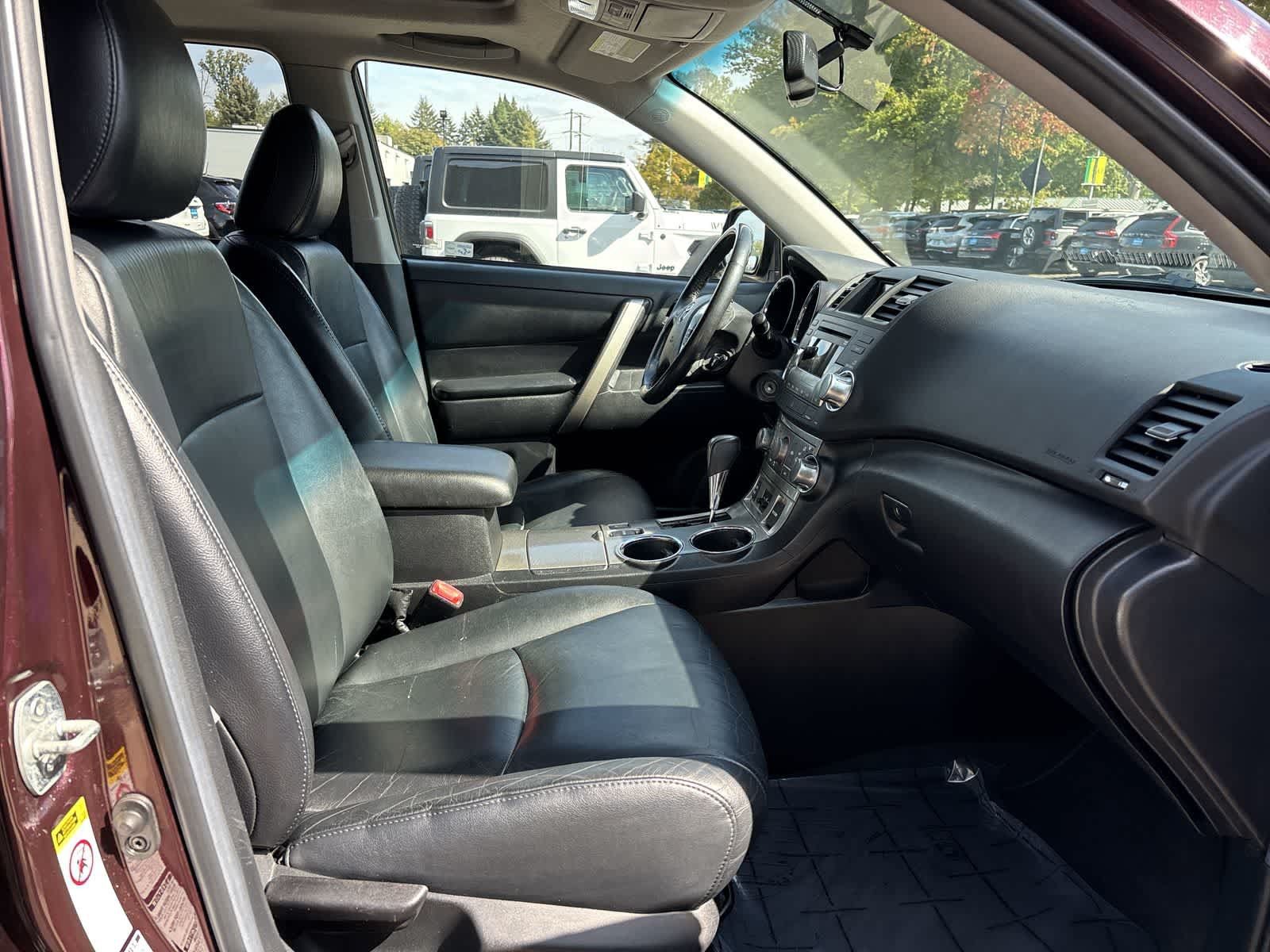 Used 2012 Toyota Highlander SE w/ Tow Pkg AWD/4WD image 7