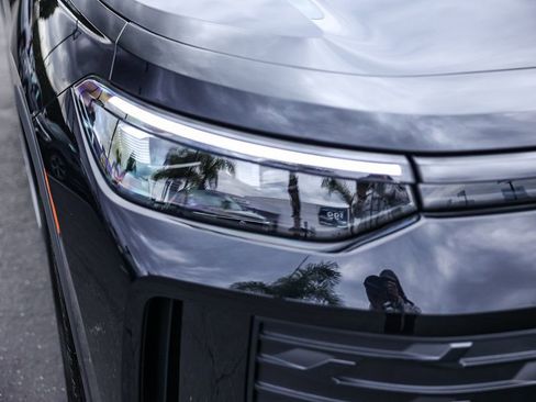 New 2026 Volkswagen Tiguan SE image 14