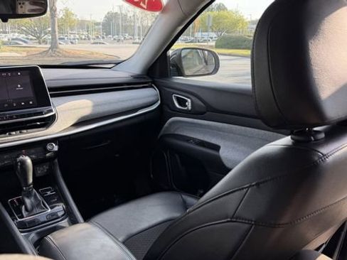 Used 2022 Jeep Compass Latitude image 26