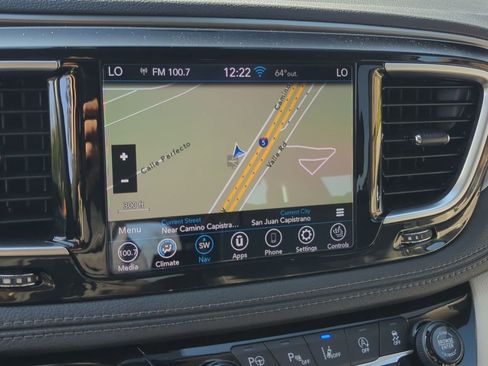 Certified 2019 Chrysler Pacifica Limited w/ Tire & Wheel Group image 22