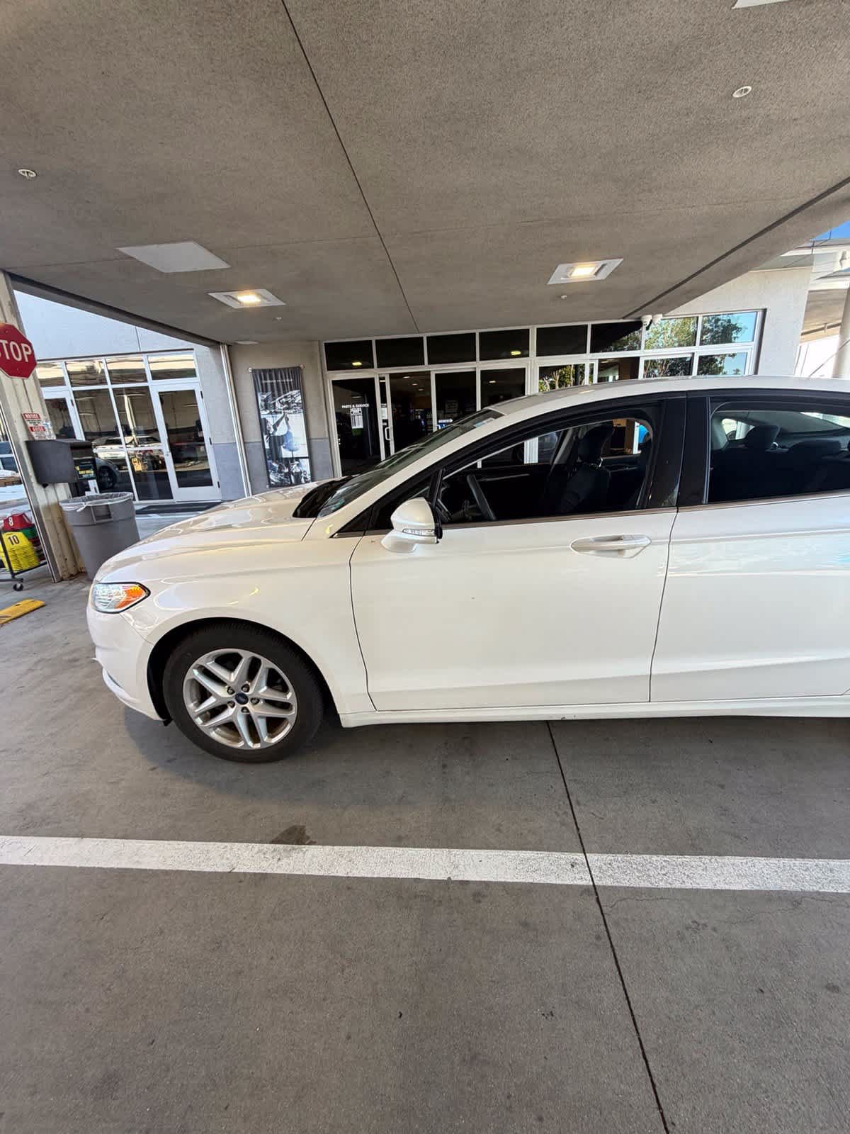 Used 2013 Ford Fusion SE FWD image 12