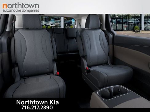 New 2026 Kia Carnival LX image 17