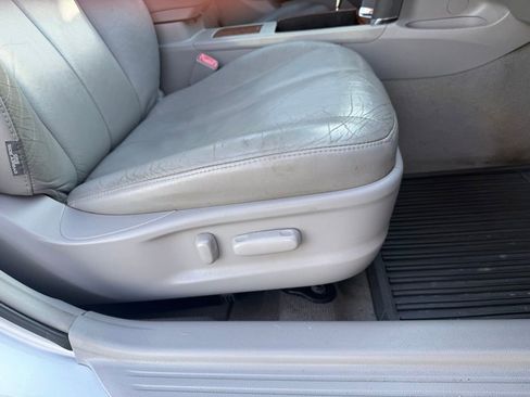 Used 2010 Toyota Camry image 20