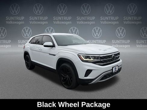 Used 2022 Volkswagen Atlas Cross Sport SE w/ Black Wheel Package image 9
