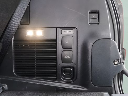 Used 2025 Ford Expedition Platinum AWD/4WD image 46