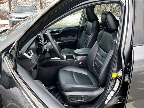Certified 2023 Toyota RAV4 XLE Premium image 9