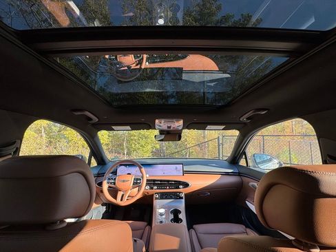 New 2026 Genesis GV70 2.5T Advanced image 3