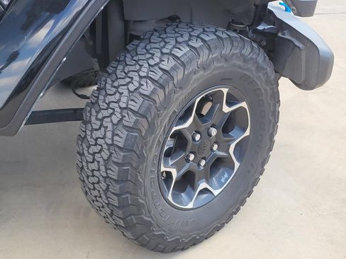 Used 2021 Jeep Wrangler Unlimited Rubicon 4xe w/ Cold Weather Group AWD/4WD image 7