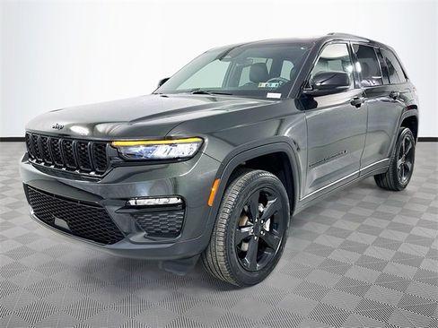 Certified 2024 Jeep Grand Cherokee Limited w/ Black Appearance Package image 3
