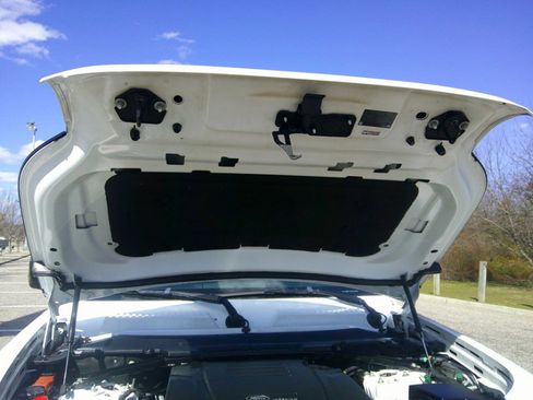 Used 2023 Land Rover Defender 110 S image 46