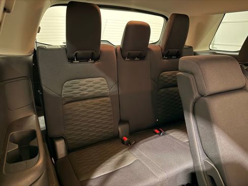 Used 2023 Nissan Pathfinder SV image 31