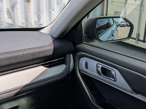 Certified 2025 Ford Explorer Active w/ Active Comfort Package RWD image 18