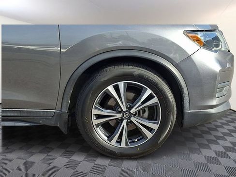 Used 2020 Nissan Rogue SV w/ Premium Package FWD image 9
