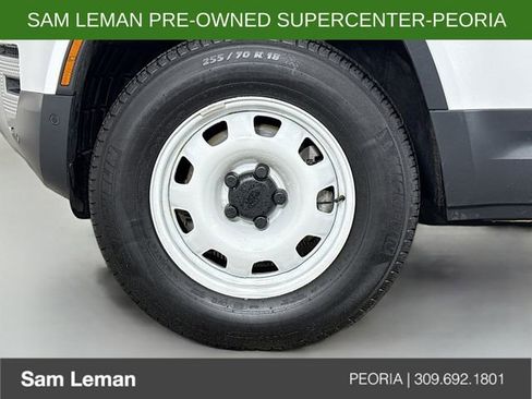 Used 2023 Land Rover Defender 110 image 29