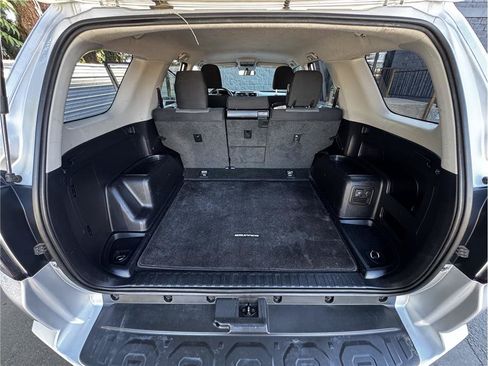 Used 2019 Toyota 4Runner SR5 AWD/4WD image 30