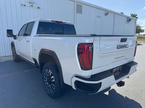 Used 2024 GMC Sierra 2500 Denali Ultimate AWD/4WD image 8