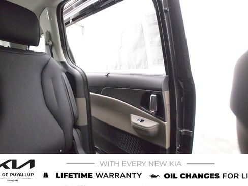 New 2026 Kia Carnival EX image 11