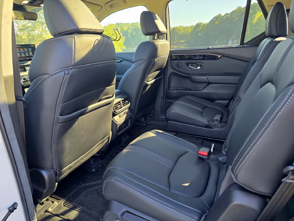 Used 2025 Honda Pilot Touring image 23