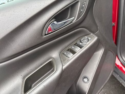 Used 2024 Chevrolet Equinox LT image 12