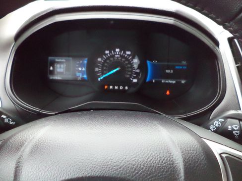 Used 2024 Ford Edge SEL AWD/4WD image 11