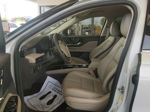 Used 2023 Lincoln Corsair FWD image 11