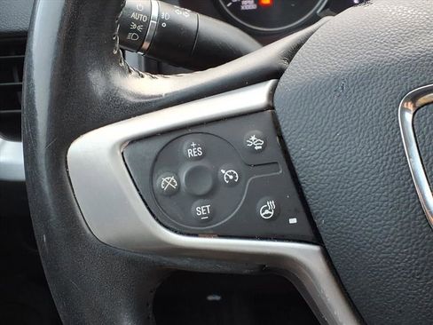 Used 2022 GMC Terrain SLT w/ Tech Package image 12