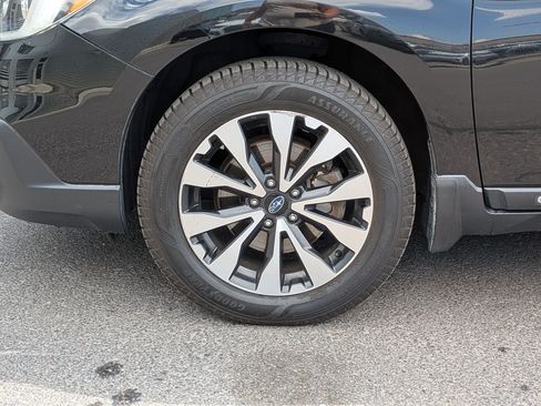 Used 2017 Subaru Outback 2.5i Limited AWD/4WD image 10
