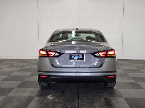 Used 2025 Nissan Altima 2.5 SV image 6