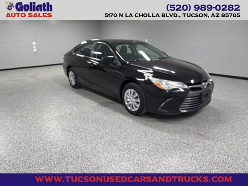 Used 2017 Toyota Camry LE FWD image 1