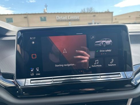 Certified 2024 Volkswagen Atlas Peak Edition SE AWD/4WD image 51
