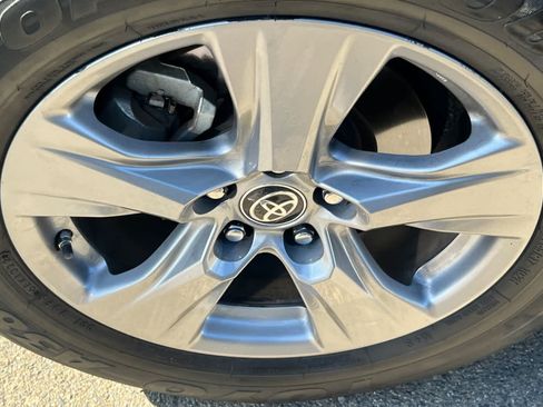 Certified 2022 Toyota RAV4 LE AWD/4WD image 10