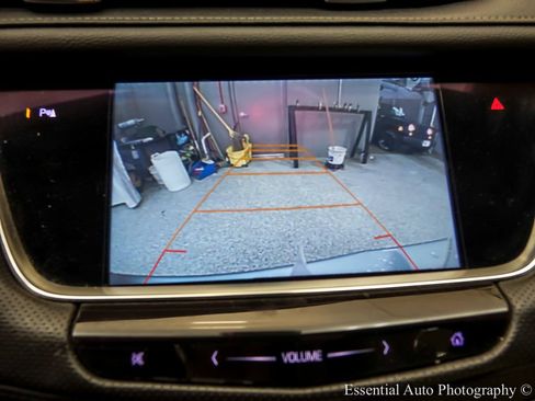 Used 2017 Cadillac XT5 Luxury w/ Driver Awareness Package AWD/4WD image 19