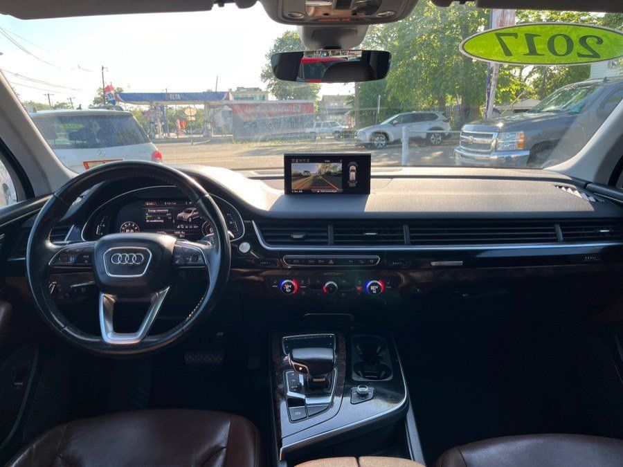 Used 2017 Audi Q7 3.0T Premium Plus AWD/4WD image 27