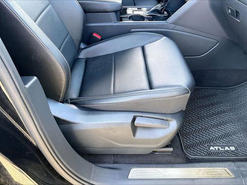 Used 2022 Volkswagen Atlas SE image 37