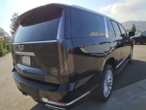 Used 2025 Cadillac Escalade ESV Luxury AWD/4WD image 5