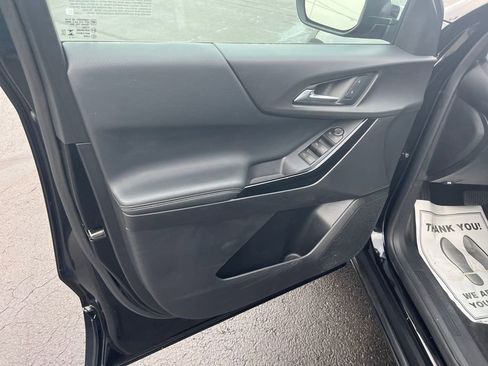 Used 2025 Chevrolet Equinox LT image 18