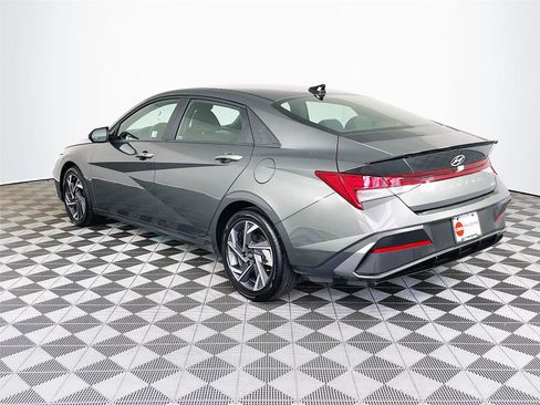 Certified 2025 Hyundai Elantra SEL FWD image 6