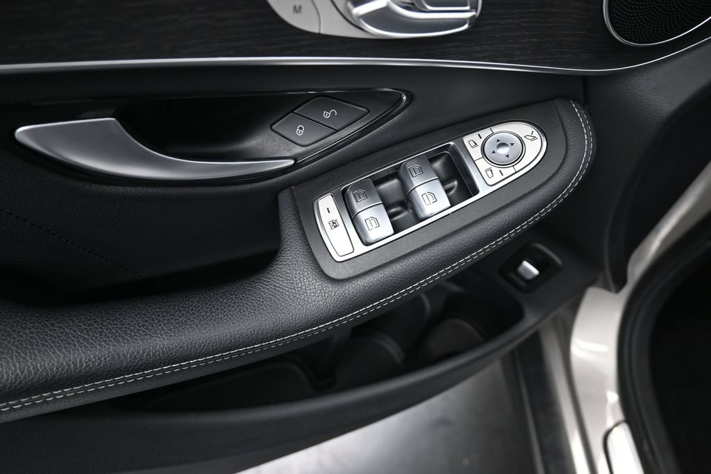 Used 2022 Mercedes-Benz GLC 300 4MATIC image 10