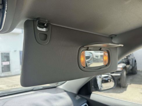 Used 2019 Jeep Cherokee Limited AWD/4WD image 30