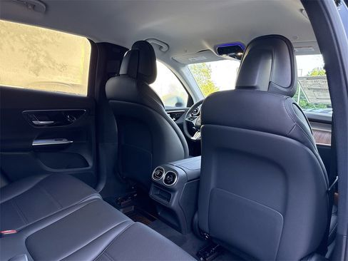 New 2025 Mercedes-Benz GLC 350e 4MATIC image 18