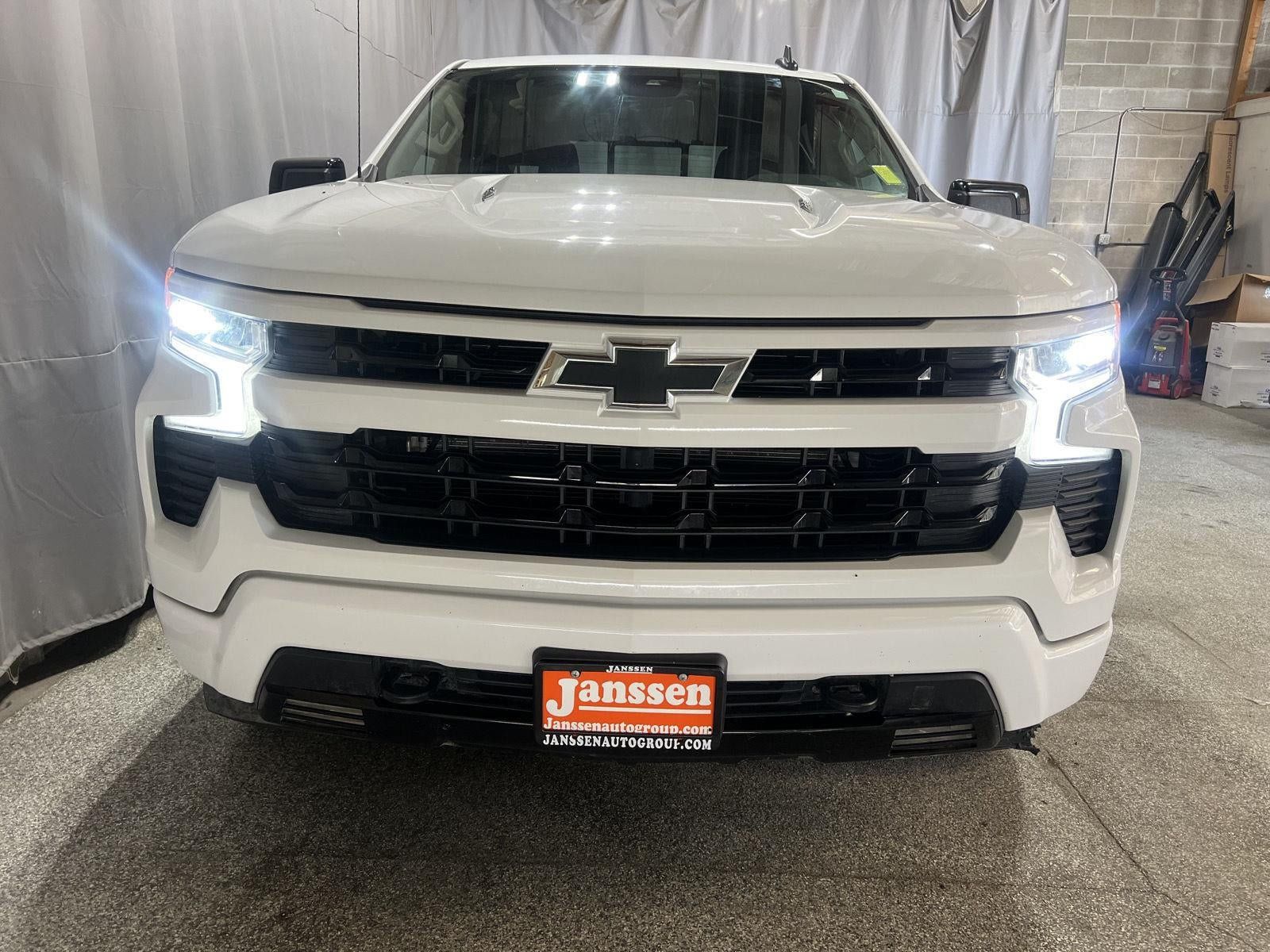 Used 2023 Chevrolet Silverado 1500 RST AWD/4WD image 3