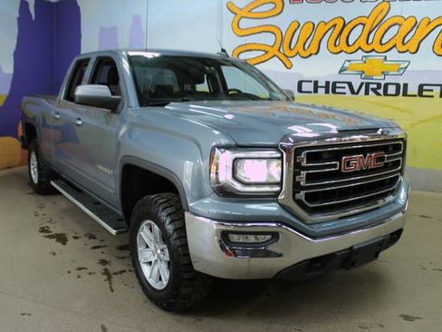 Used 2016 GMC Sierra 1500 SLE w/ SLE Preferred Package AWD/4WD image 4