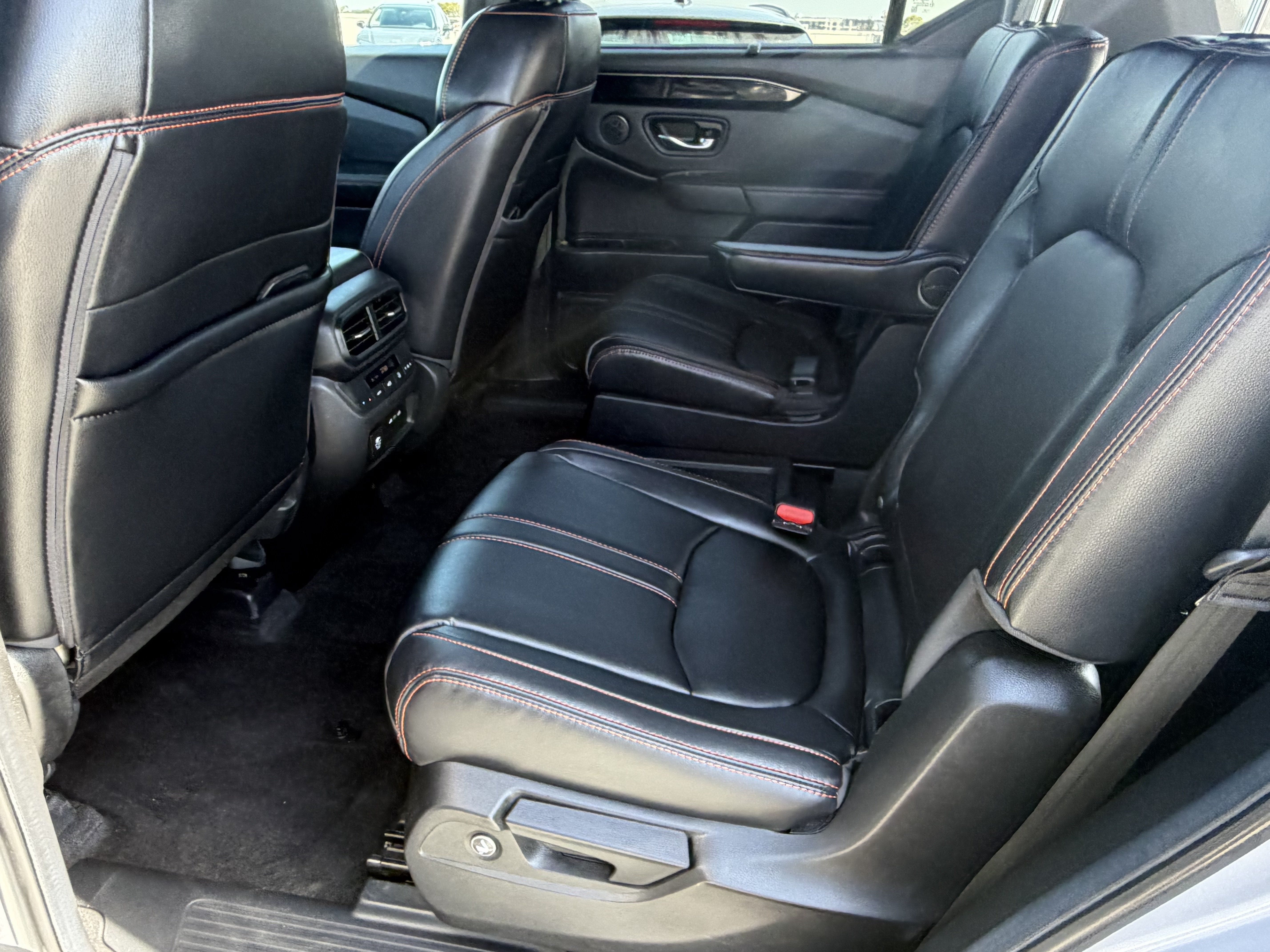 Used 2025 Honda Pilot TrailSport image 22