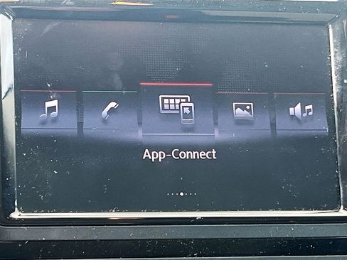 Used 2017 Volkswagen Tiguan Wolfsburg Edition image 14