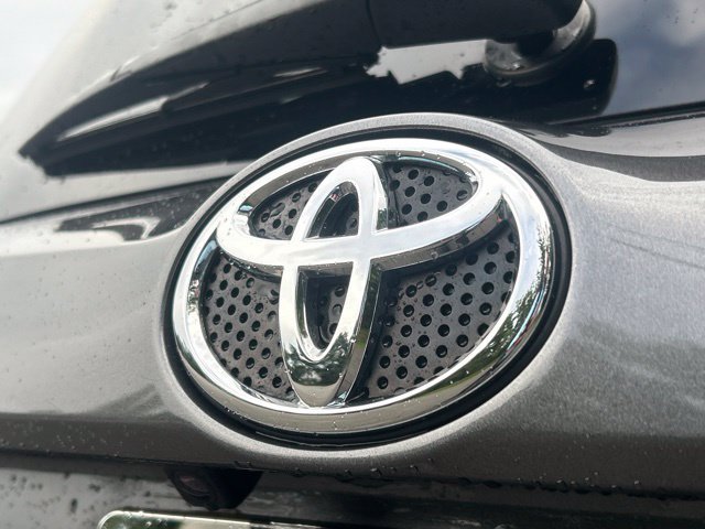 Used 2017 Toyota RAV4 XLE AWD/4WD image 13