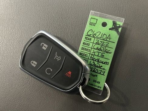 Used 2022 Cadillac XT5 Premium Luxury w/ Technology Package image 12