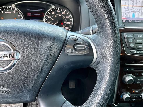 Used 2015 Nissan Pathfinder SL w/ SL Premium Package FWD image 24