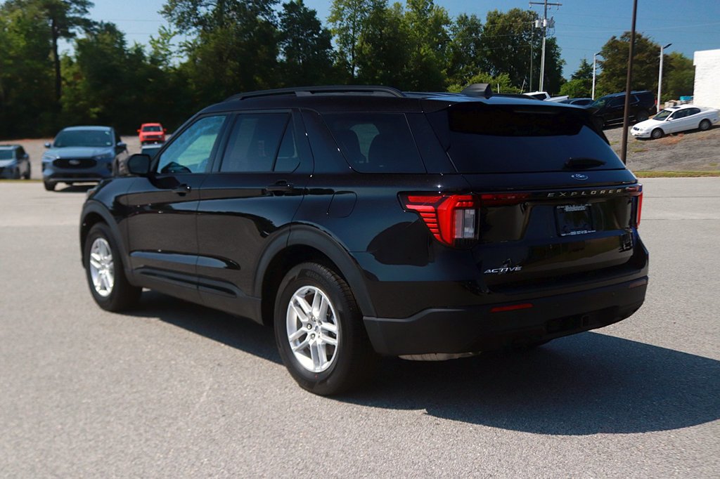 Used 2026 Ford Explorer Active RWD image 5