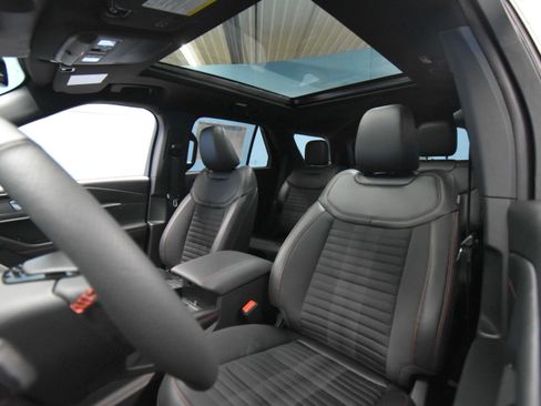 New 2026 Ford Explorer ST-Line w/ ST-Line Street Pack AWD/4WD image 21