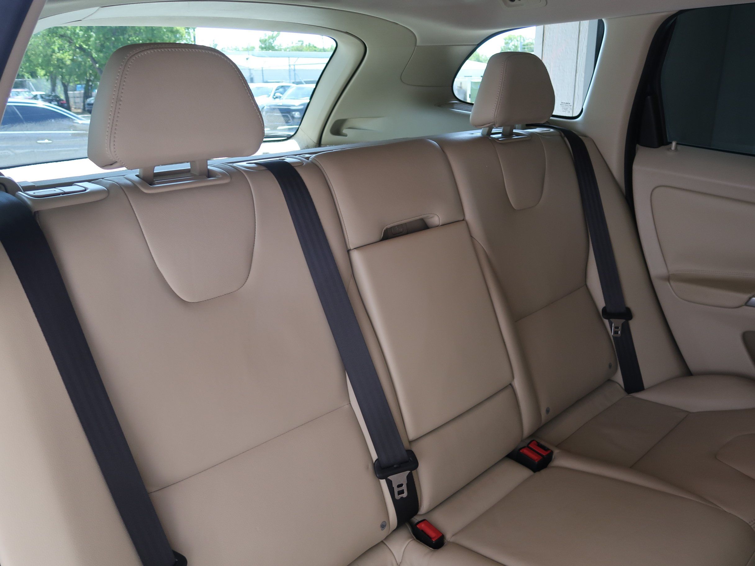 Used 2015 Volvo XC60 T5 Premier w/ Proximity Package FWD image 31